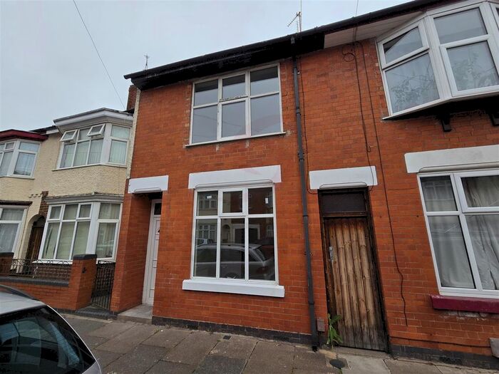 3 Bedroom Terraced House To Rent In King Edward Road, Leicester, LE5