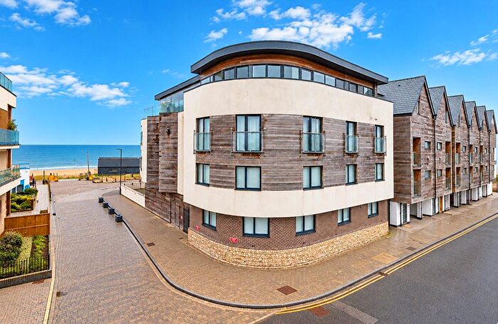 2 Bedroom Flat For Sale In Range Road, Hythe, CT21