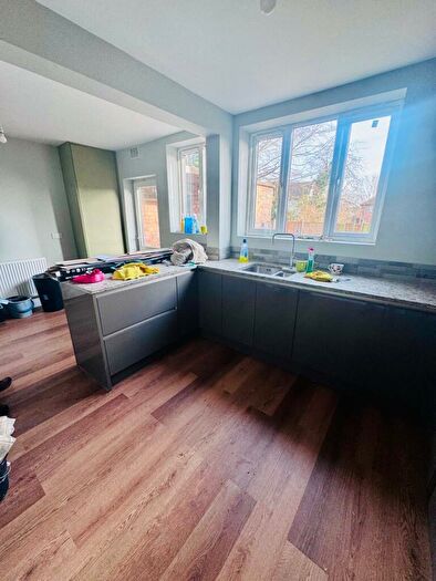3 Bedroom Semi-Detached House To Rent In Netherhall Road, Leicester, LE5