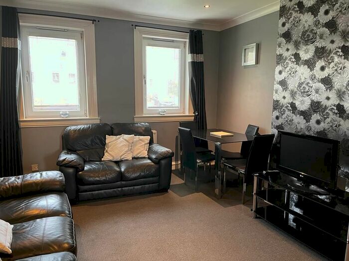 3 Bedroom Flat To Rent In Kirkhill Road, Torry, Aberdeen, AB11