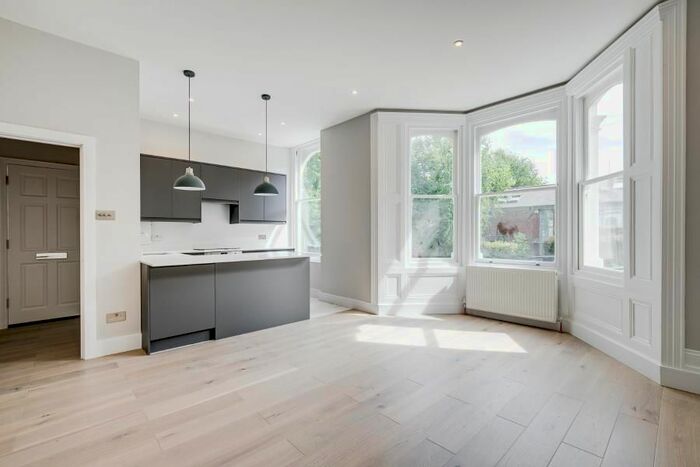 2 Bedroom Flat To Rent In Bishops Road, Highgate Village, N6