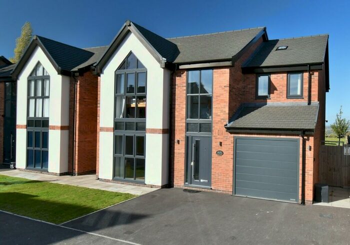 4 Bedroom Detached House For Sale In Meadow View Close, Hanbury, Burton-Upon-Trent, DE13