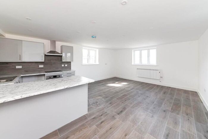 1 Bedroom Flat To Rent In Cricket Road, Cowley, OX4