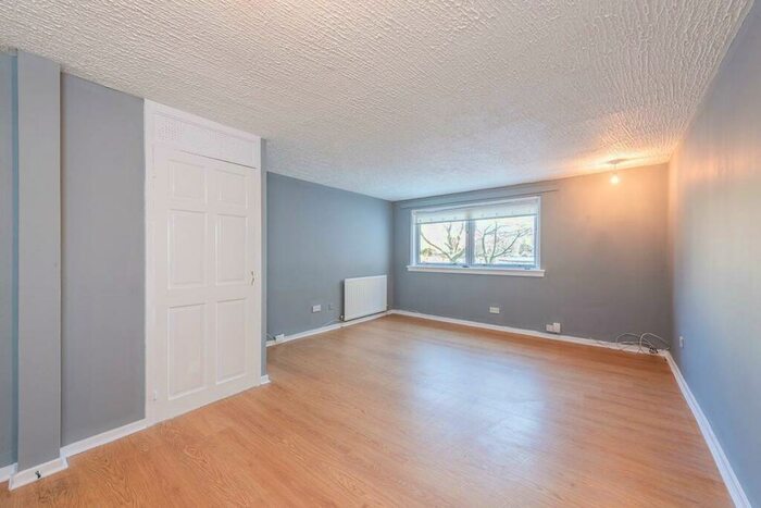 3 Bedroom Flat To Rent In Skye Drive, Cumbernauld, Glasgow, G67