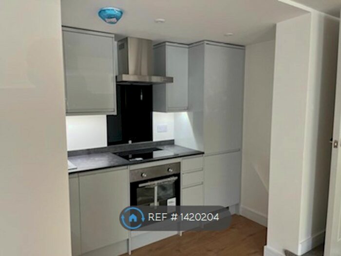 2 Bedroom Flat To Rent In Clifford Mill, Stratford Upon Avon, CV37