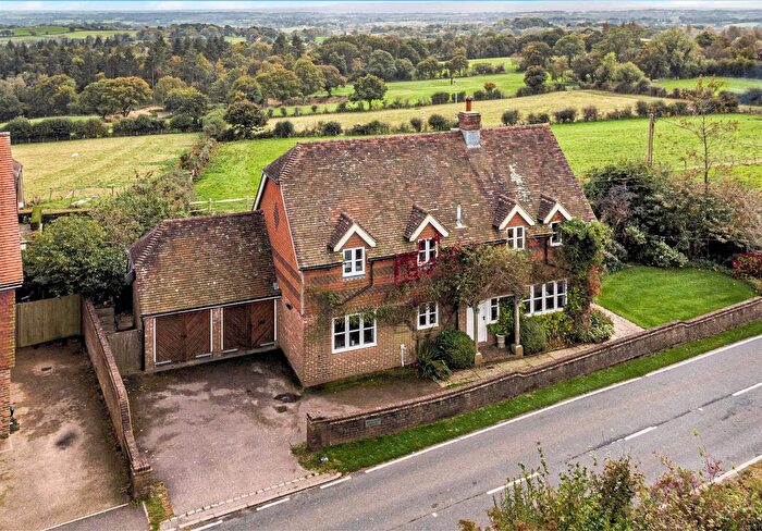 4 Bedroom Detached House To Rent In Woods Corner, Dallington, TN21