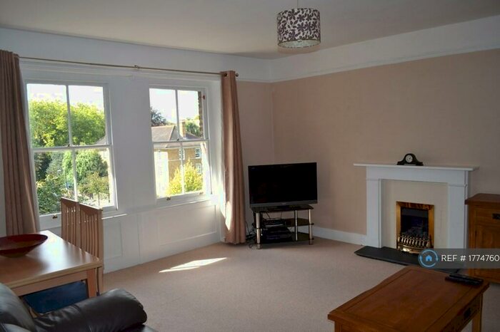 2 Bedroom Flat To Rent In Kidbrooke Park Road, London, SE3