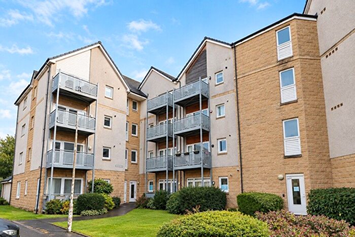 2 Bedroom Flat To Rent In Hawk Brae, Livingston, EH54
