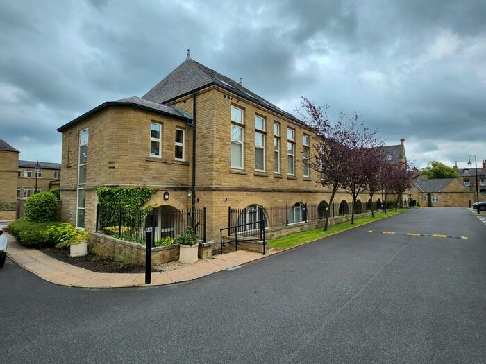 2 Bedroom Apartment To Rent In Haworth Close, Halifax, HX1