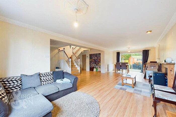 6 Bedroom Detached House For Sale In Shakespeare Way, Taverham, Norwich, NR8