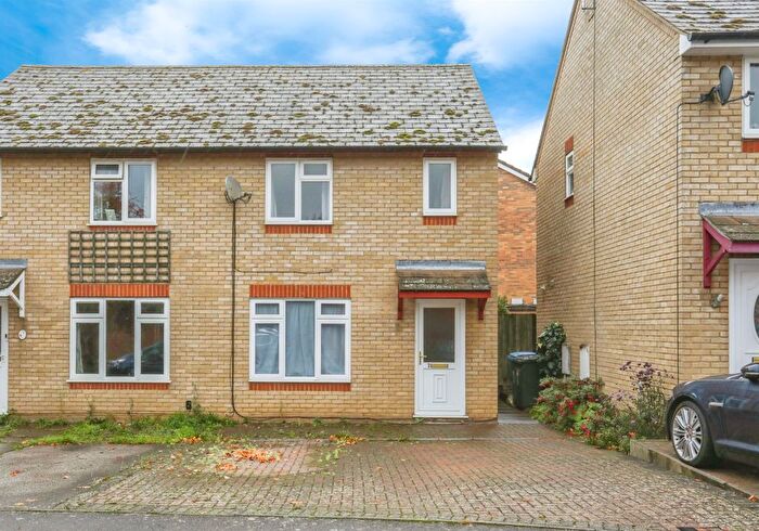 3 Bedroom Semi Detached House For Sale In Alabaster Close, Hadleigh, Ipswich, IP7