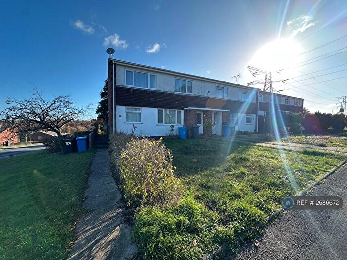 2 Bedroom Flat To Rent In Winston Avenue, Poole, BH12