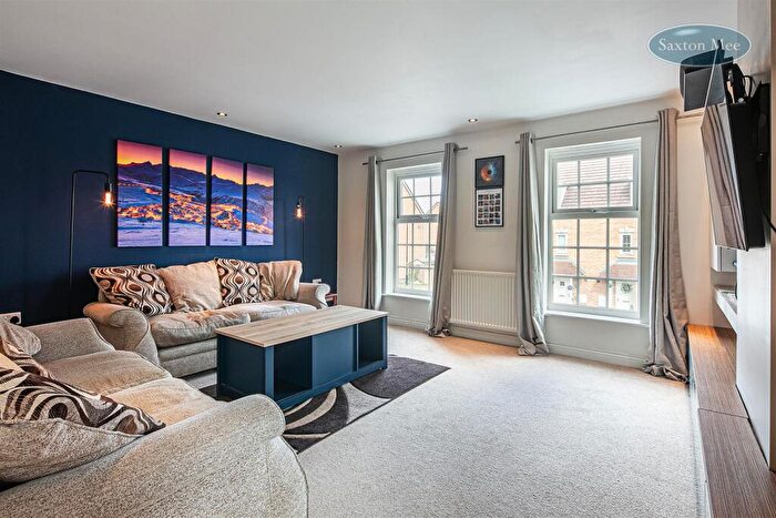 3 Bedroom Town House For Sale In Shining Bank, Handsworth, Sheffield, S13