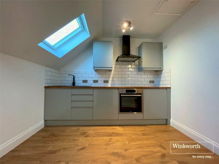 Studio To Rent In Kenton Road, Harrow, HA3