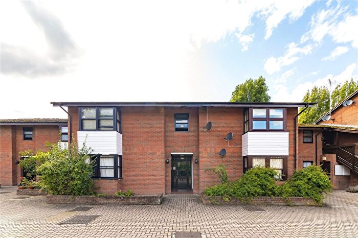Studio To Rent In Balmoral Mews, London, W12