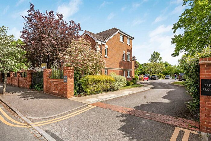 1 Bedroom Flat For Sale In Warwick Road, Reading, RG2
