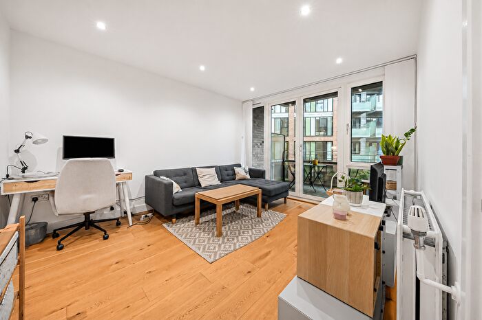 1 Bedroom Flat To Rent In North Mill Apartments, Lovelace Street, Haggerston, E8