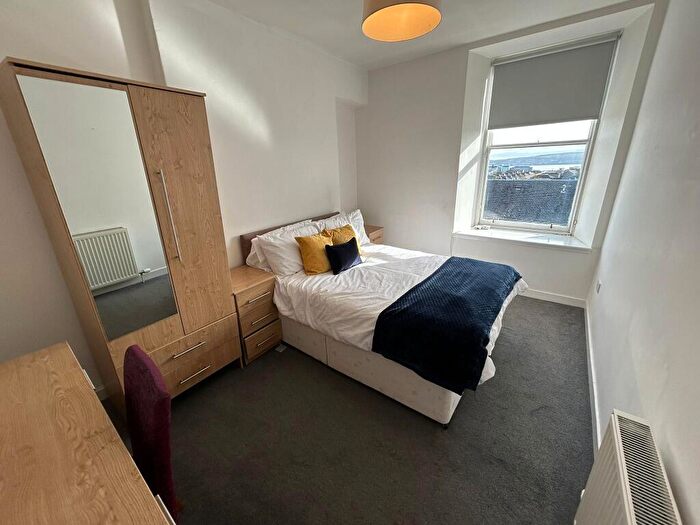 2 Bedroom Flat To Rent In Pitfour Street, West End, Dundee, DD2