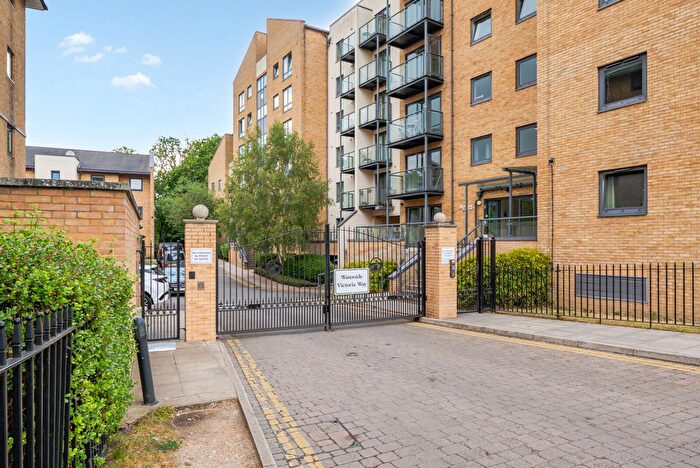 2 Bedroom Flat For Sale In Victoria Way, Woking, GU21