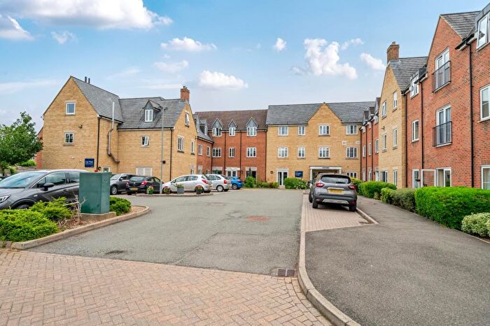 2 Bedroom Flat For Sale In Kidlington, Oxfordshire, OX5