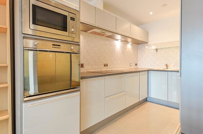 2 Bedroom Apartment To Rent In Castle Exchange, NG1