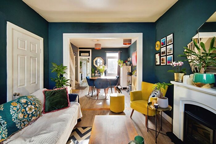 2 Bedroom Terraced House For Sale In Jedburgh Road, Plaistow, London, E13