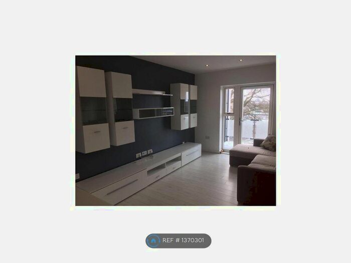 2 Bedroom Flat To Rent In Meyrick Mead, Harlow, CM17