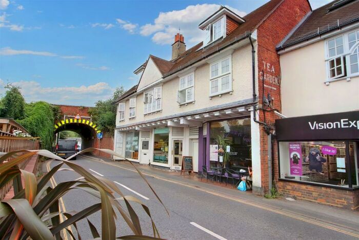 Houses for sale & to rent in RG8 7LU, Reading Road, Pangbourne Reading