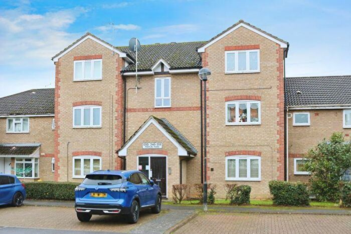 2 Bedroom Flat To Rent In Maplin Park, Langley - Available Now, SL3