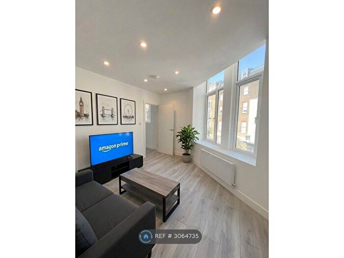 2 Bedroom Flat To Rent In Amhurst Road, London, E8