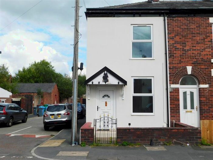 3 Bedroom End Terrace House To Rent In Abbey Hey Lane, Abbey Hey, Manchester, M18