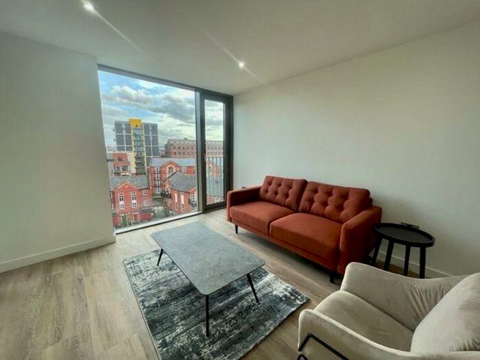 2 Bedroom Apartment To Rent In Oxygen Tower, Manchester, M1