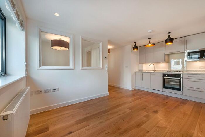 1 Bedroom Apartment To Rent In West Byfleet, Surrey, KT14