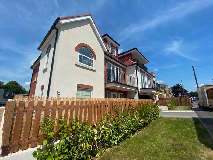 1 Bedroom Flat To Rent In Drake Avenue, Staines-Upon-Thames, Surrey, TW18