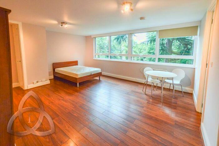 Studio To Rent In Hilltop House, Hornsey Lane, N6