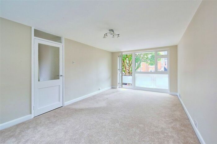 1 Bedroom Flat To Rent In Waldegrave Court, Waldegrave Road, Teddington, TW11