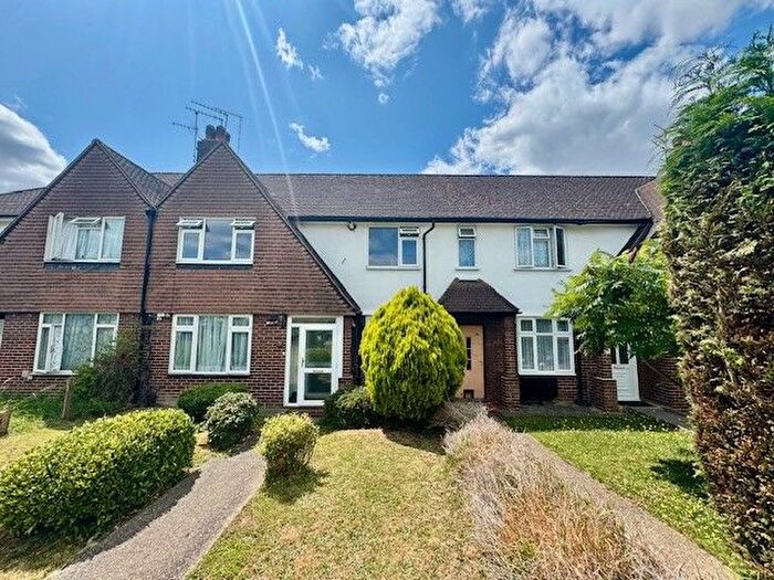 2 Bedroom Maisonette To Rent In Rowe Walk, Harrow, HA2