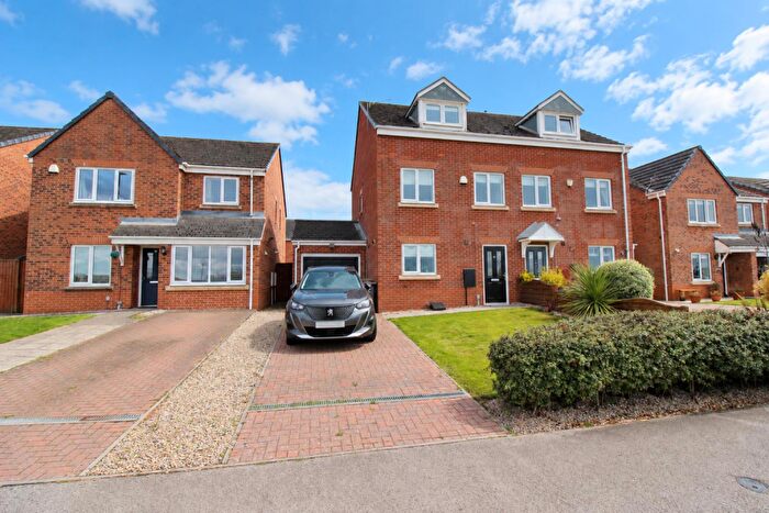 3 Bedroom Town House For Sale In Henry Avenue, Bowburn, Durham, DH6