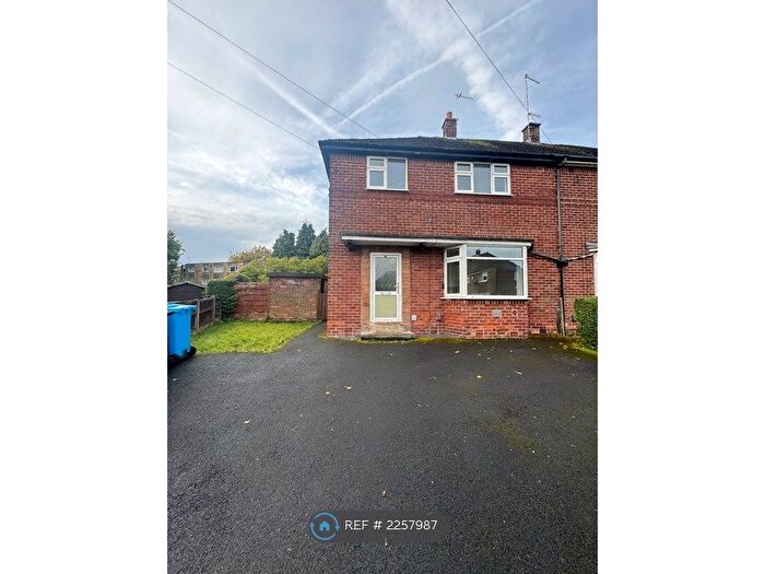 3 Bedroom Semi-Detached House To Rent In Cartmel Crescent, Chadderton, Oldham, OL9