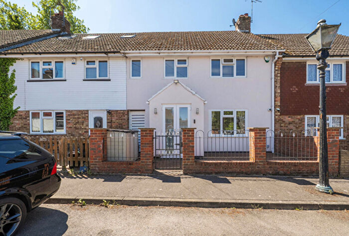 3 Bedroom Terraced House For Sale In Gardiner Close, Orpington, BR5