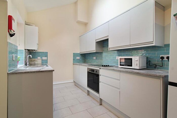 4 Bedroom House To Rent In Guest Road, Sheffield, S11