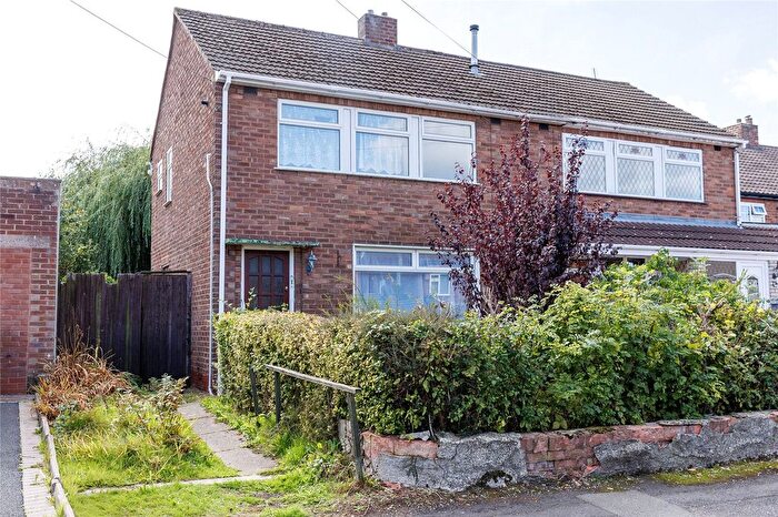 3 Bedroom Semi Detached House For Sale In Wheatcroft Close, Halesowen, West Midlands, B62