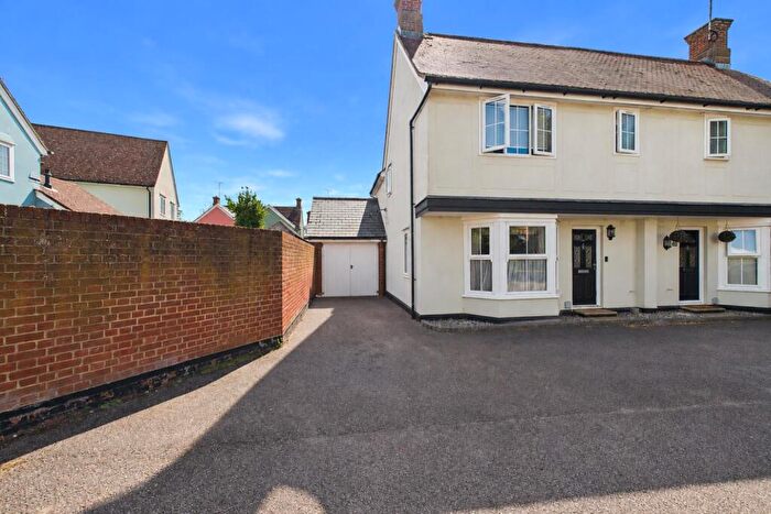 3 Bedroom Semi-Detached House For Sale In River Mead Braintree, CM7