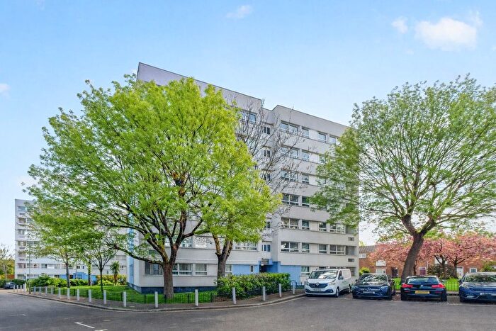 2 Bedroom Flat For Sale In Little Dimocks, London, SW12