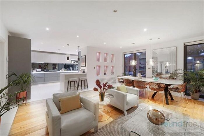 6 Bedroom Detached House For Sale In Vaughan Avenue, Hendon, NW4