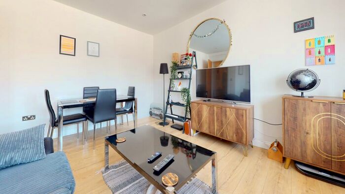 1 Bedroom Flat To Rent In Western Road, BN1