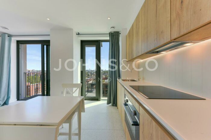 Apartment To Rent In Jacquard Point, The Silk District, E1