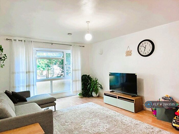 1 Bedroom Flat To Rent In The Rowans, Sutton, SM2