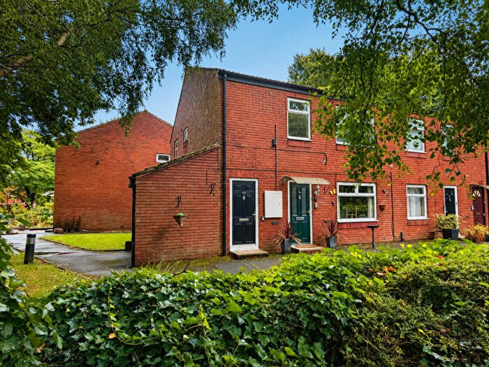 2 Bedroom Maisonette For Sale In Riverstone Drive, Manchester, M23