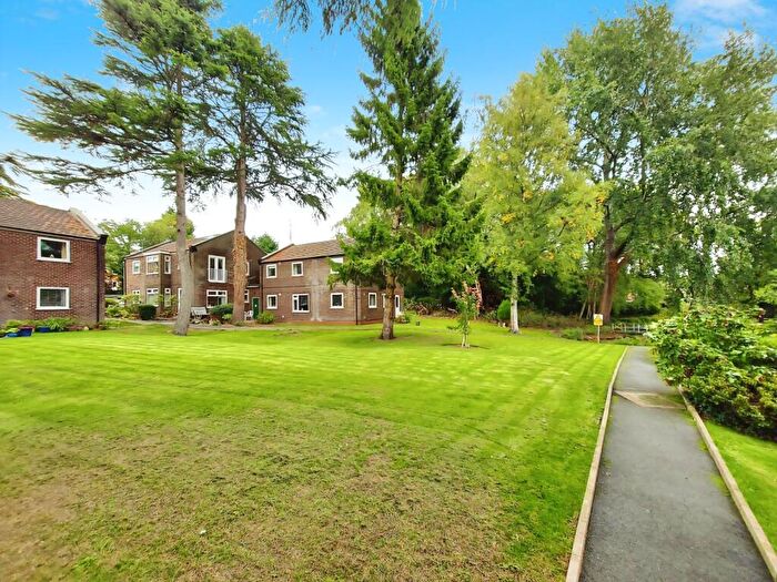 2 Bedroom Flat For Sale In Pine Lodge, Roe Green Avenue, Worsley, M28